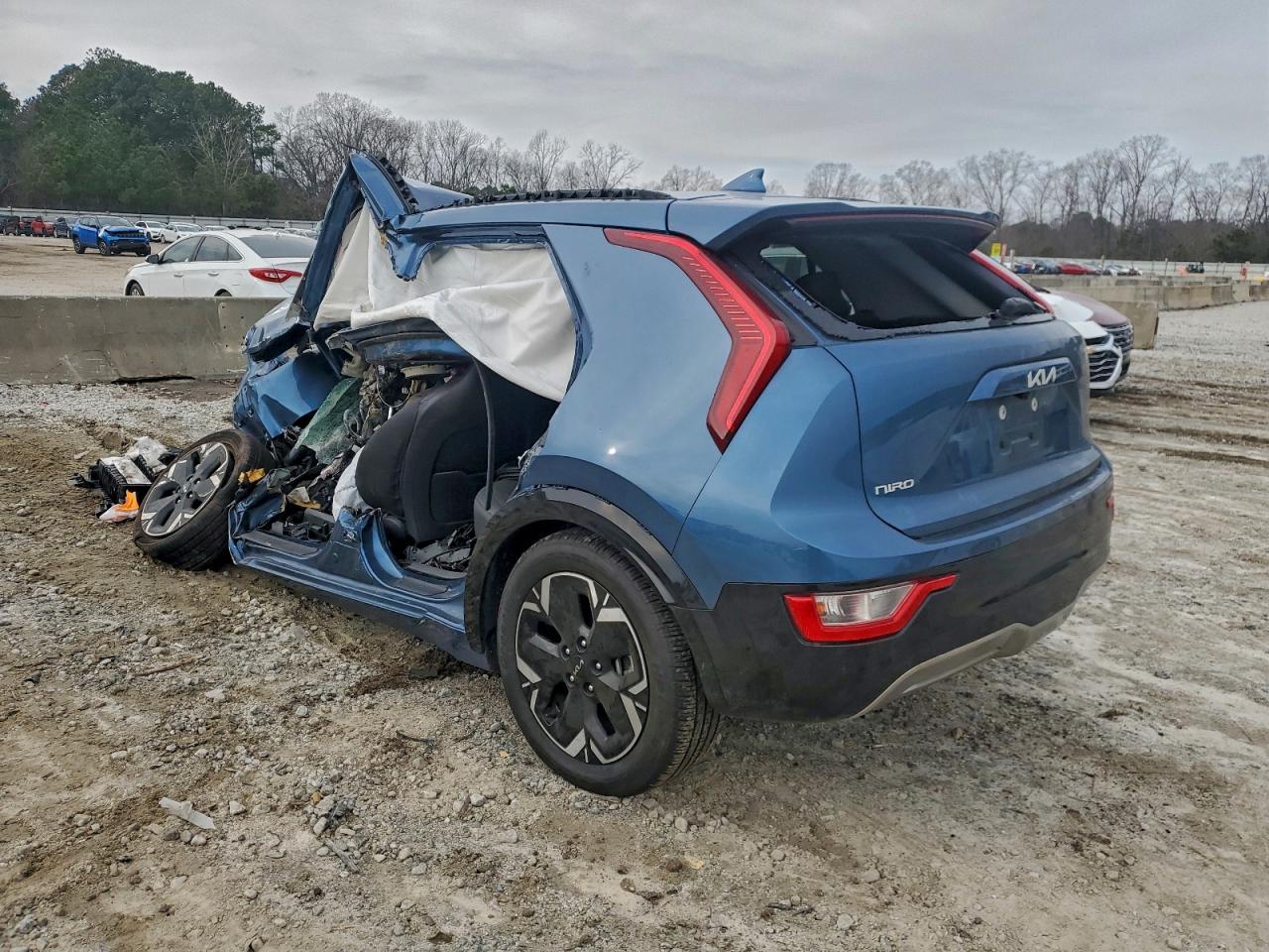 2024 KIA NIRO WIND photo 2
