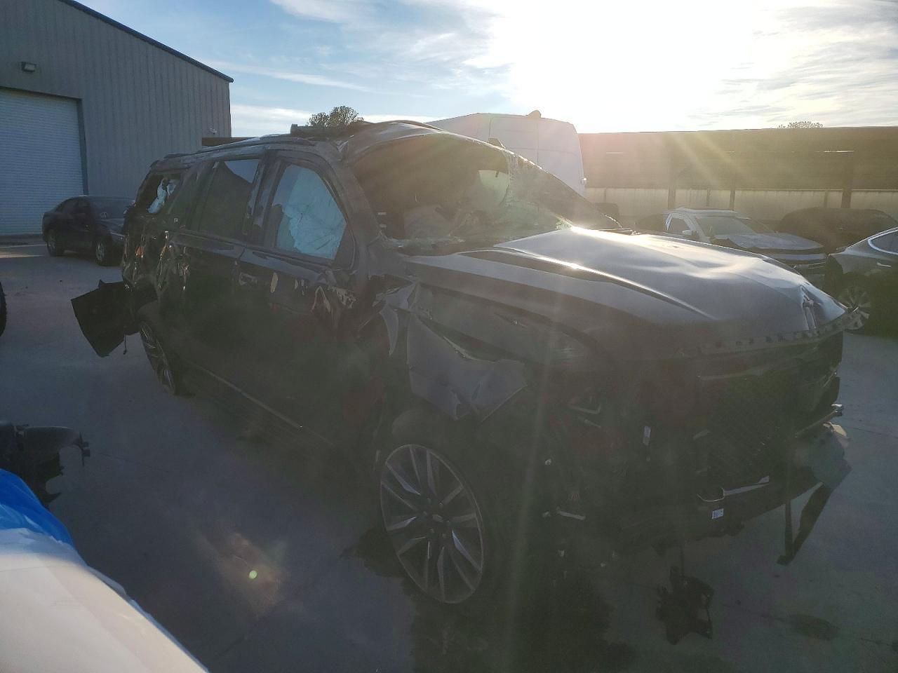 2023 CADILLAC ESCALADE ESV SPORT photo 4