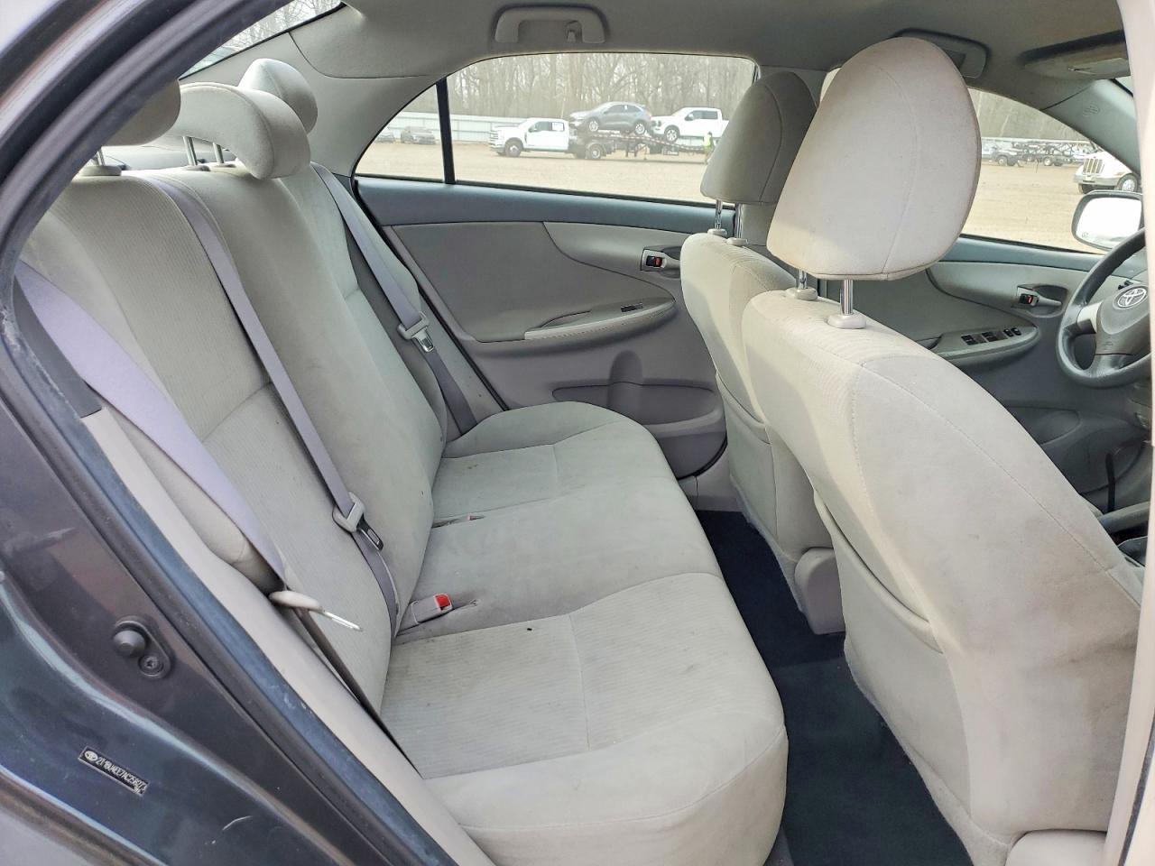 2010 TOYOTA COROLLA LE photo 10