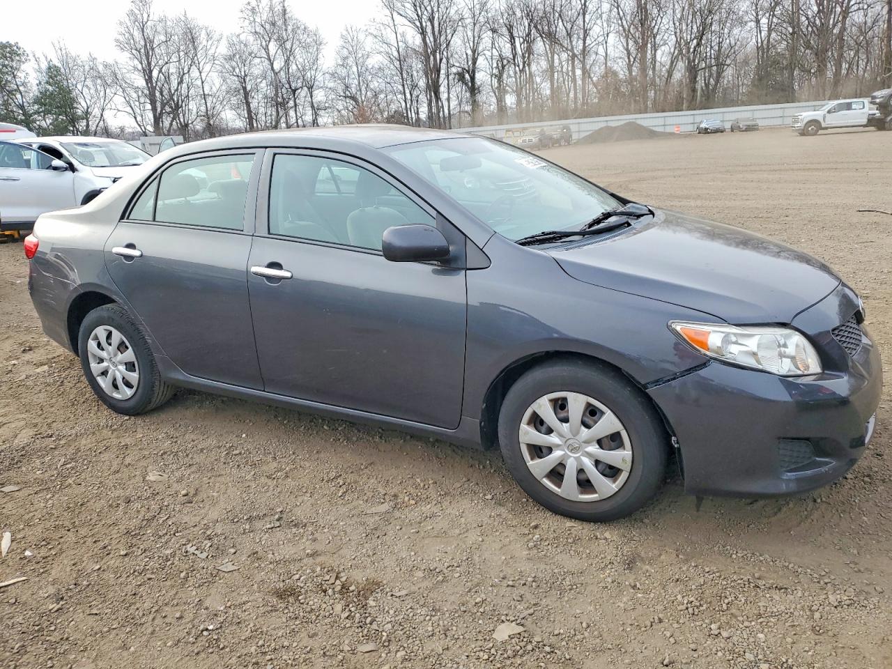 2010 TOYOTA COROLLA LE photo 4