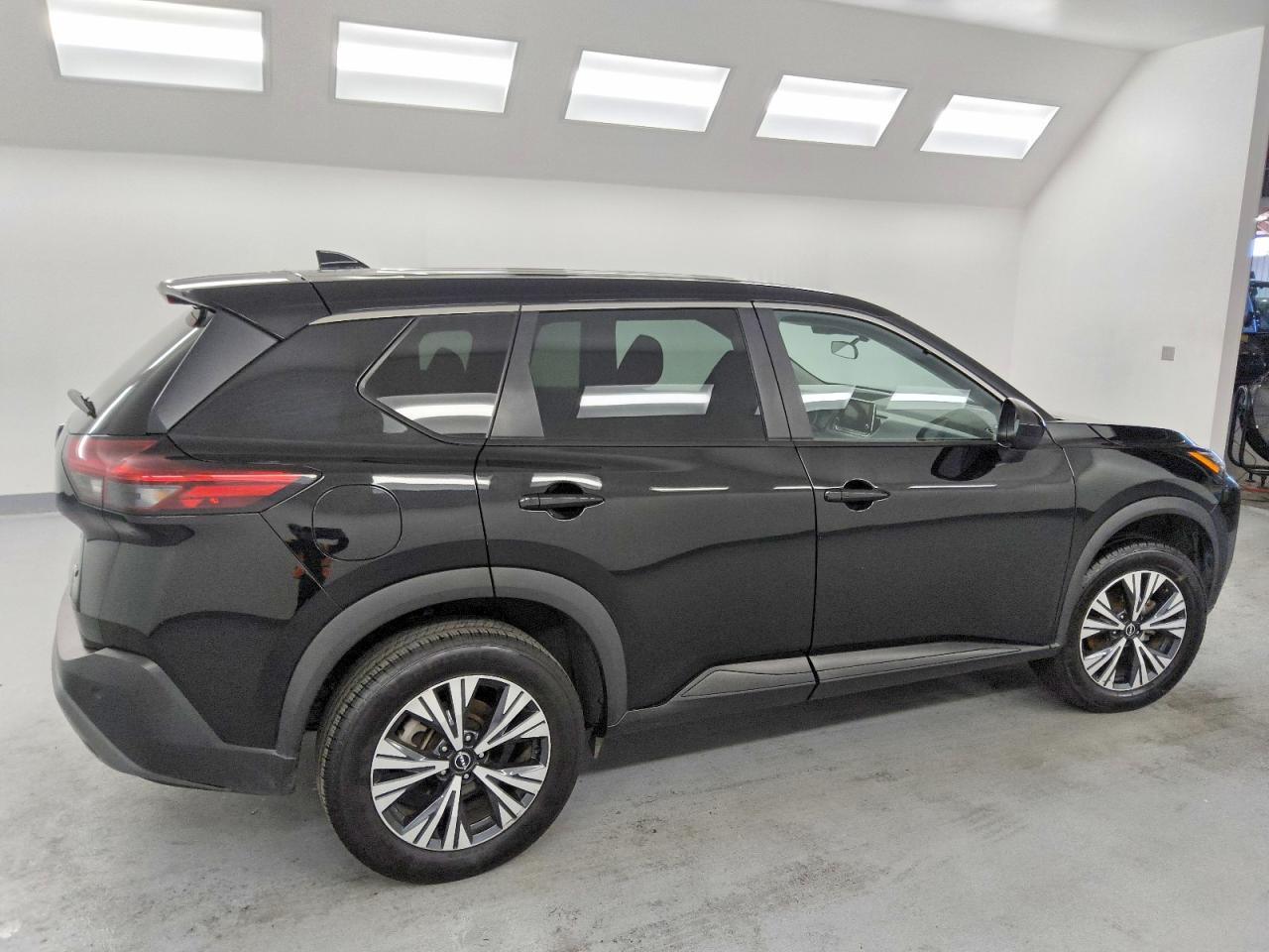 2023 NISSAN ROGUE SV photo 3