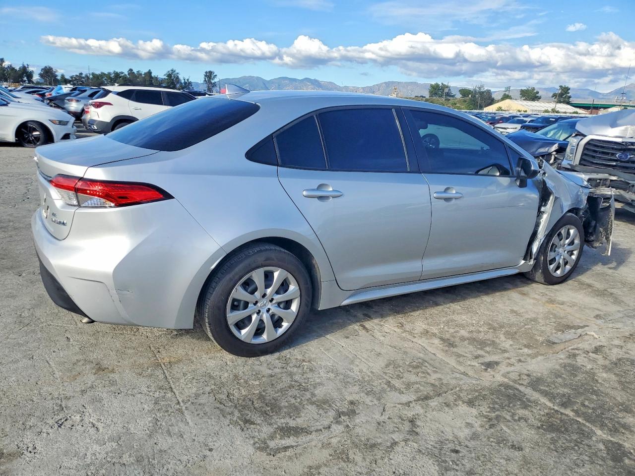 2024 TOYOTA COROLLA photo 3
