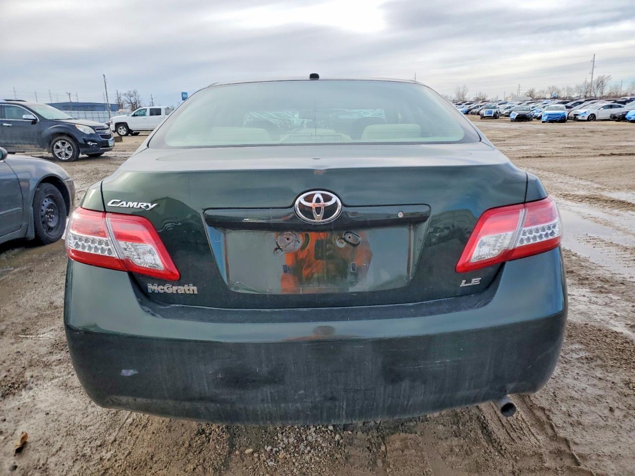 2011 TOYOTA CAMRY LE photo 6
