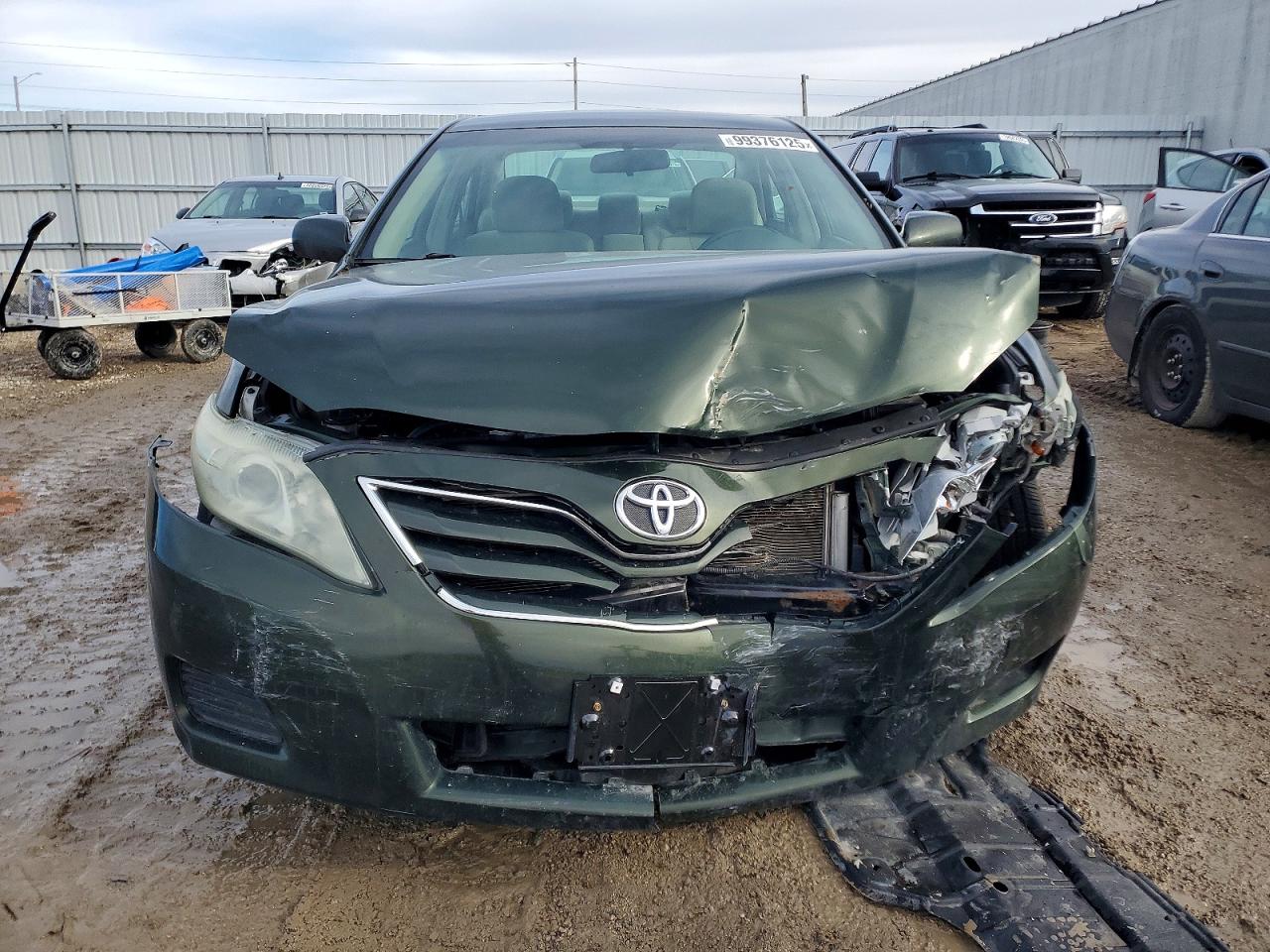 2011 TOYOTA CAMRY LE photo 5