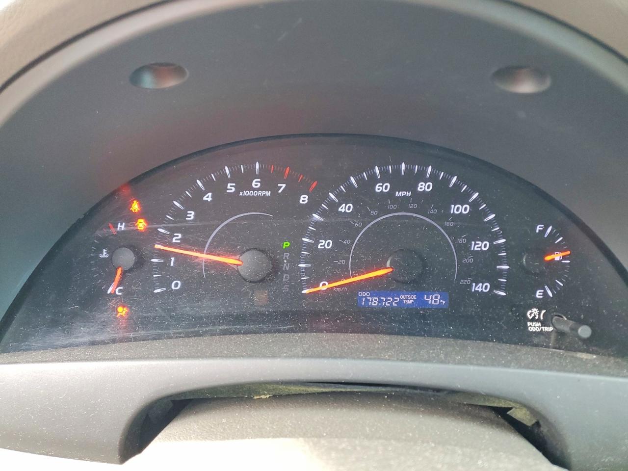 2011 TOYOTA CAMRY LE photo 9