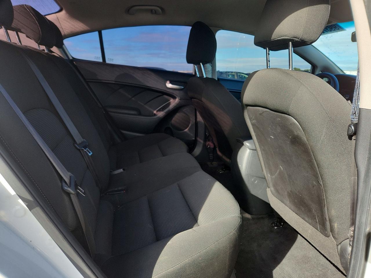 2017 KIA FORTE LX photo 19