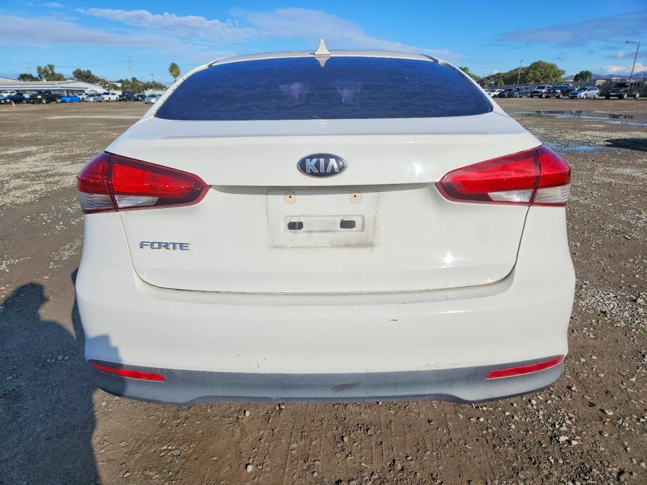 2017 KIA FORTE LX photo 11