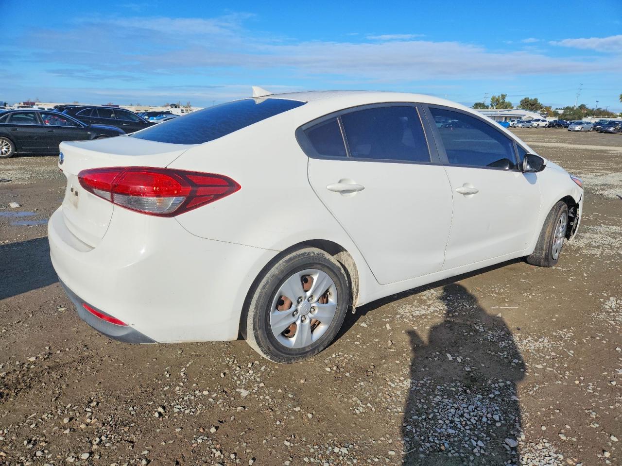 2017 KIA FORTE LX photo 5