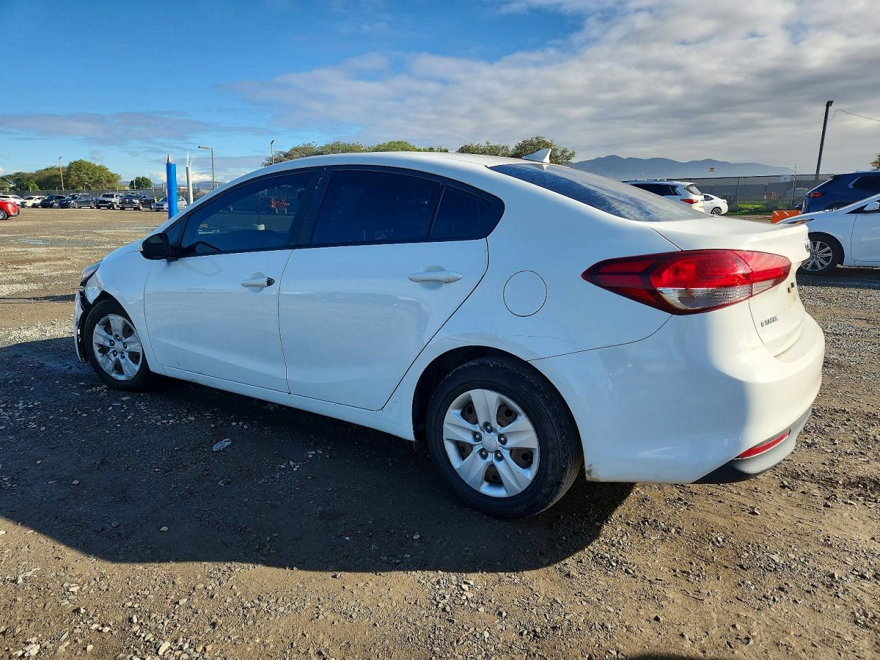 2017 KIA FORTE LX photo 3