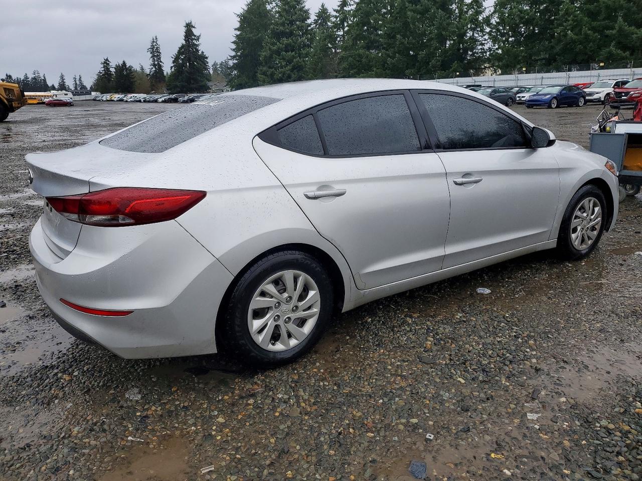 2018 HYUNDAI ELANTRA SE photo 5