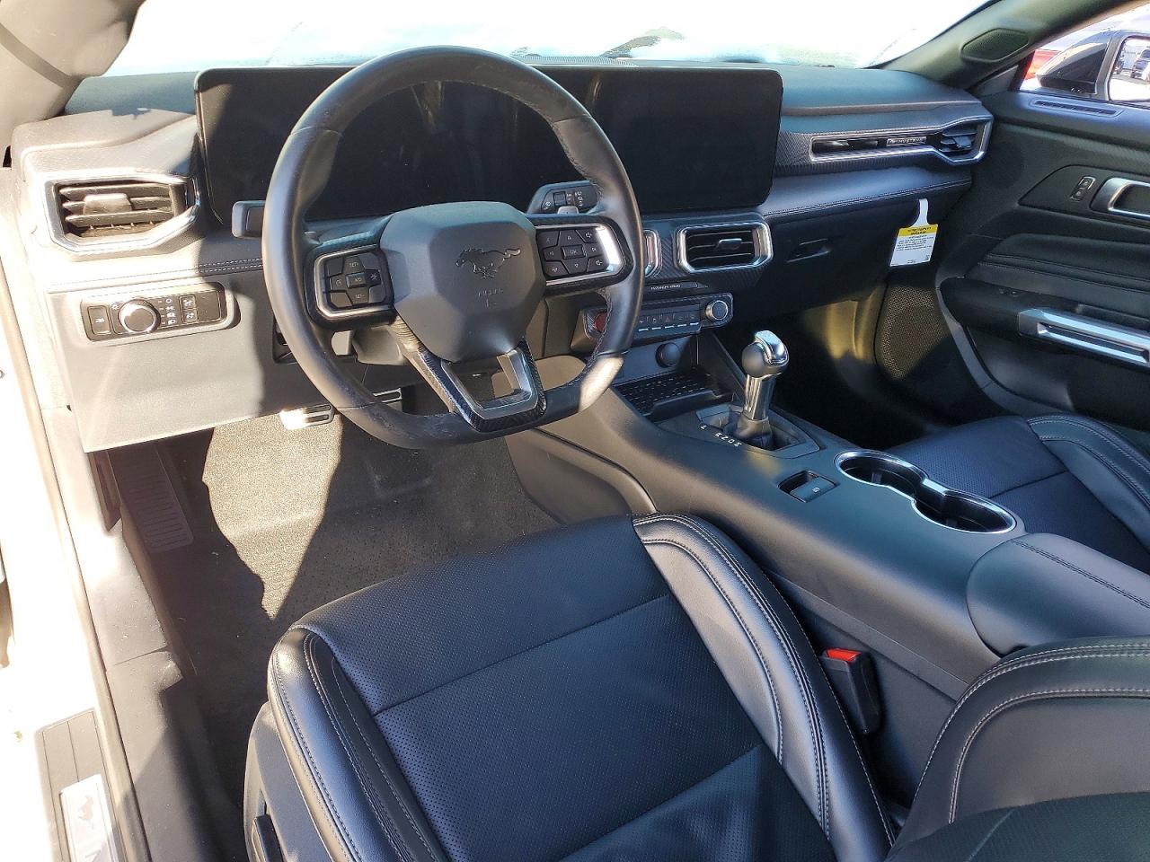 2024 FORD MUSTANG GT photo 8