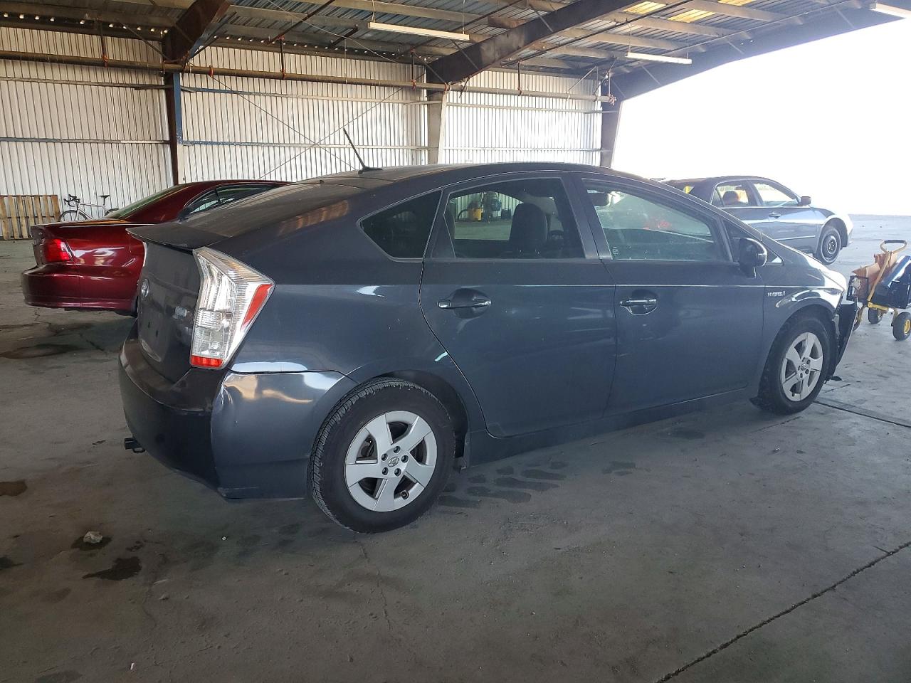 2010 TOYOTA PRIUS photo 3