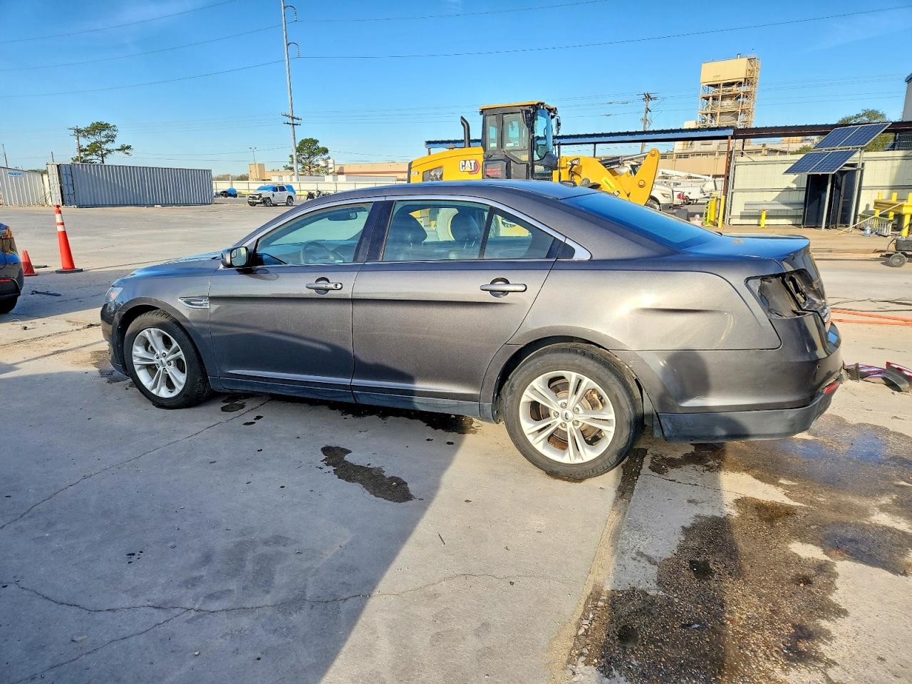 2015 FORD TAURUS SEL photo 2