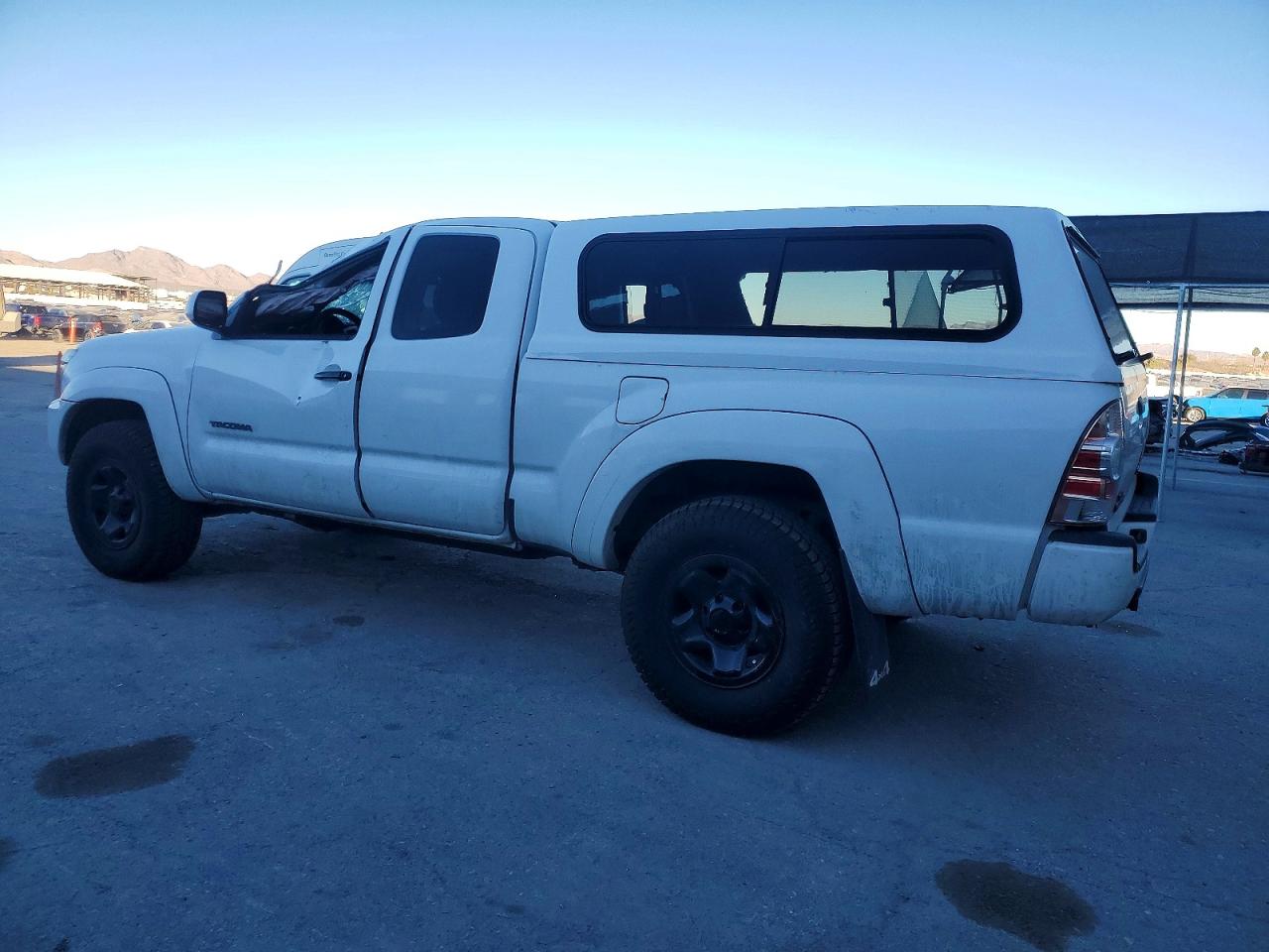 2013 TOYOTA TACOMA photo 3