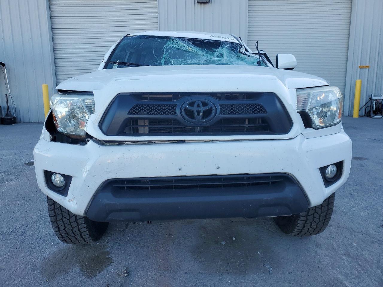 2013 TOYOTA TACOMA photo 9