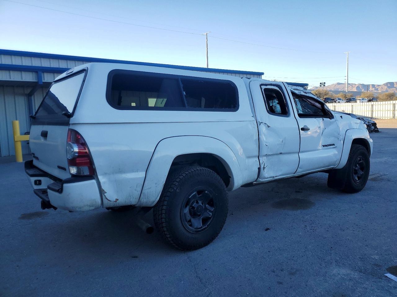2013 TOYOTA TACOMA photo 5