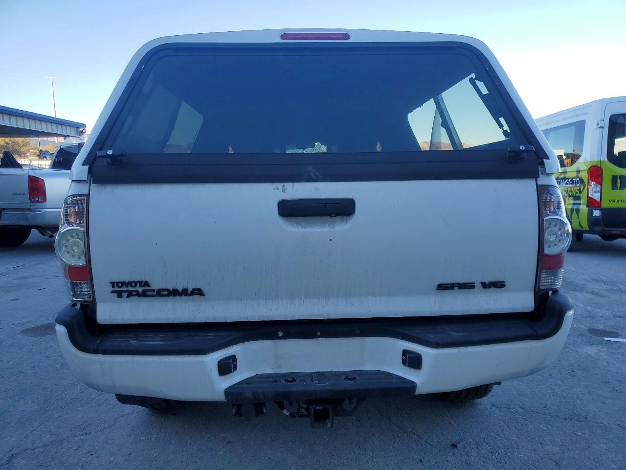 2013 TOYOTA TACOMA photo 11