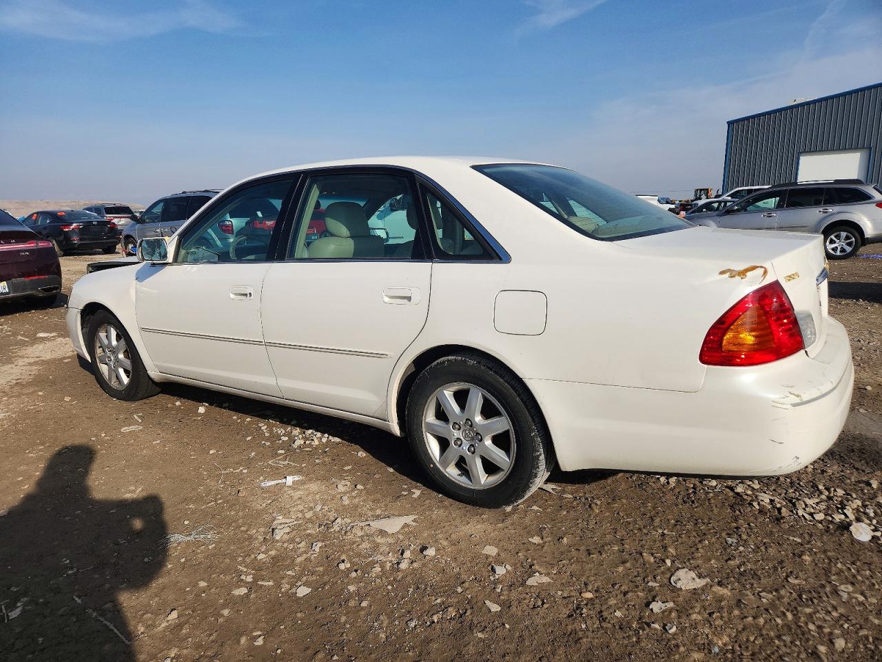 2000 TOYOTA AVALON XL photo 2