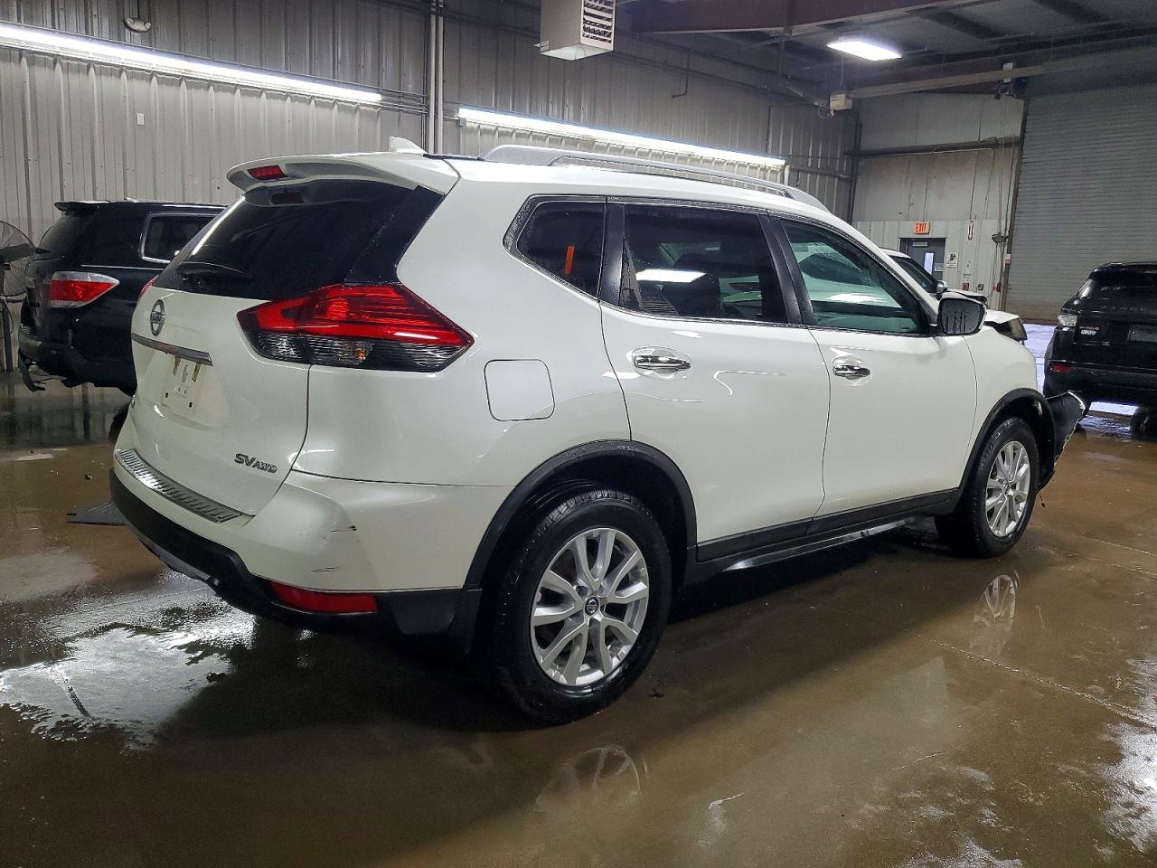 2017 NISSAN ROGUE SV photo 3