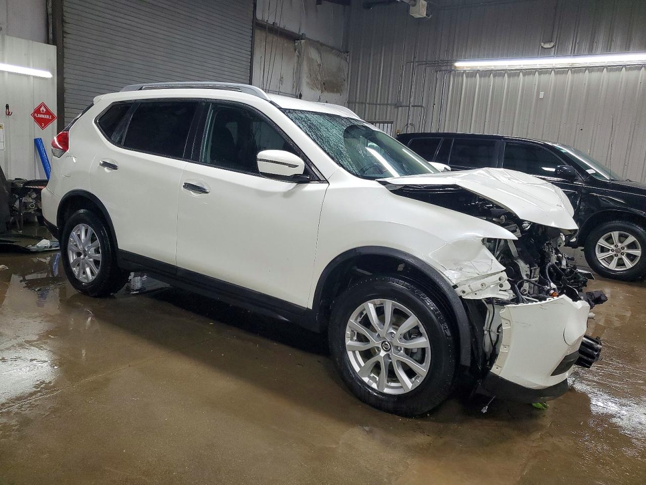 2017 NISSAN ROGUE SV photo 4