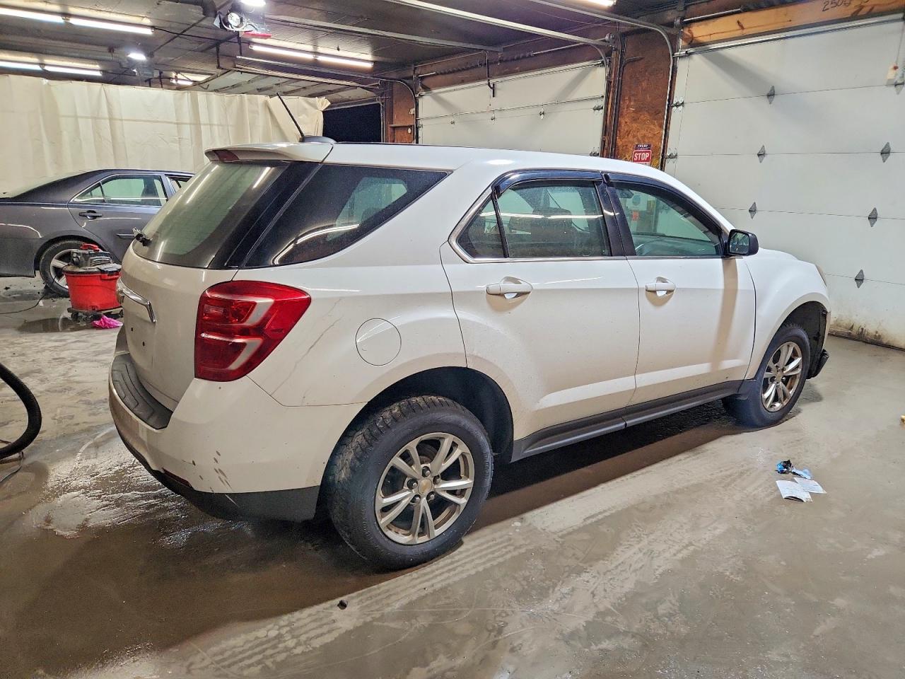 2017 CHEVROLET EQUINOX LS photo 3