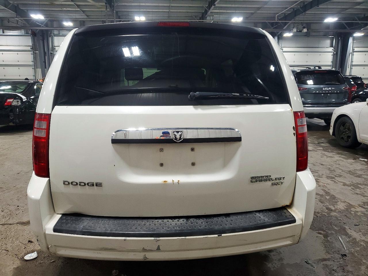 2010 DODGE GRAND CARAVAN SXT photo 6