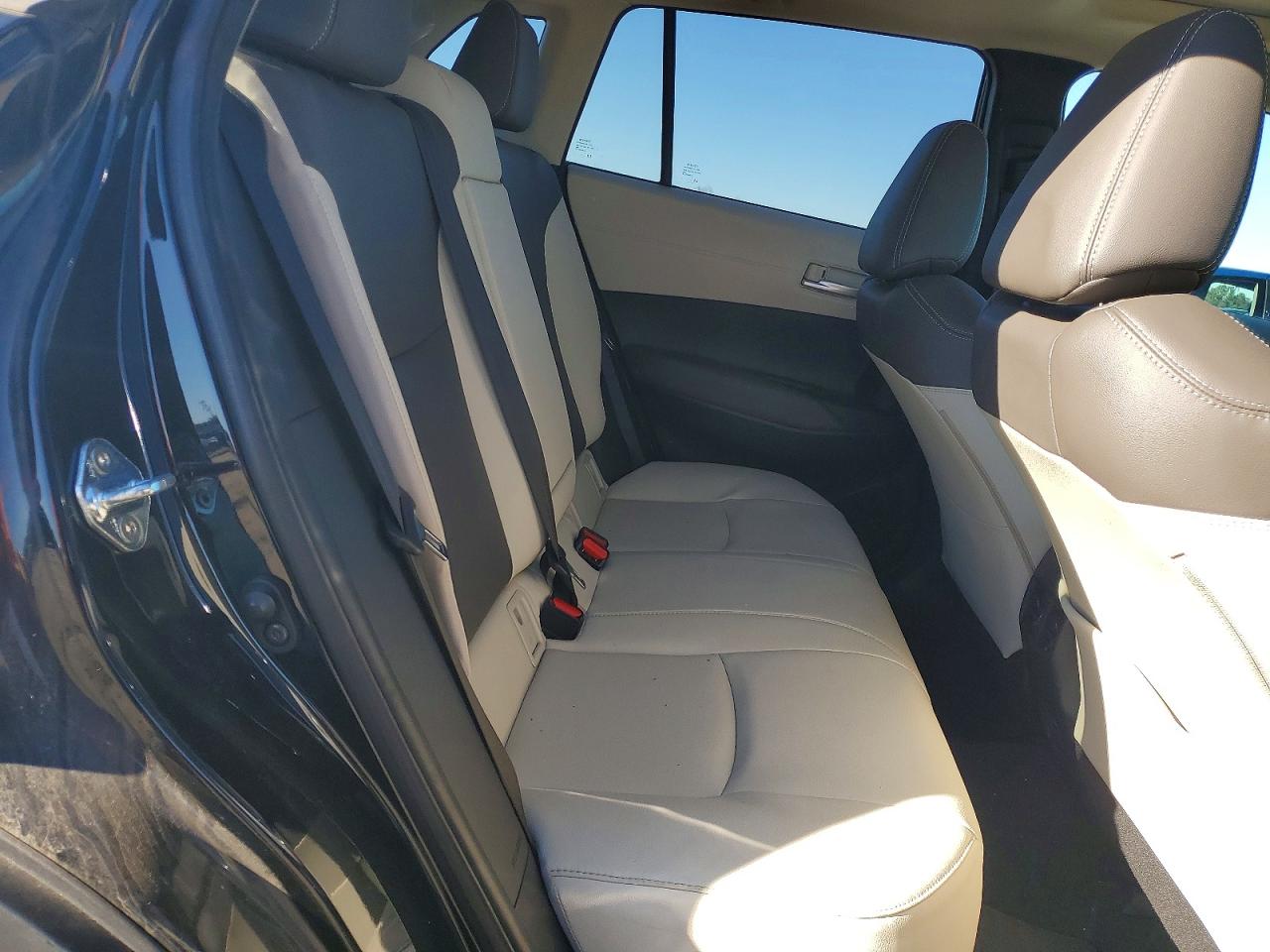 2022 TOYOTA COROLLA CROSS XLE photo 21