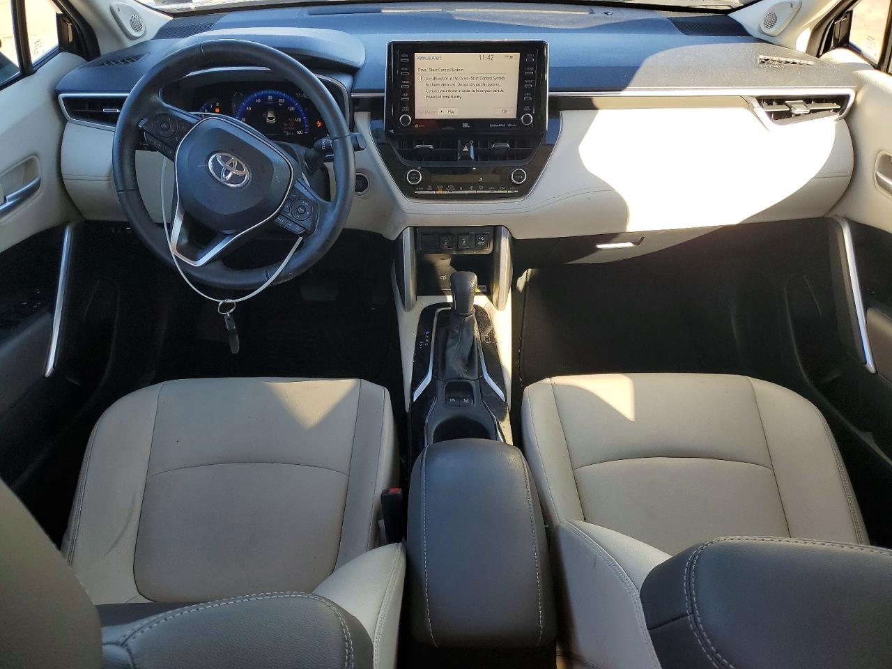 2022 TOYOTA COROLLA CROSS XLE photo 15