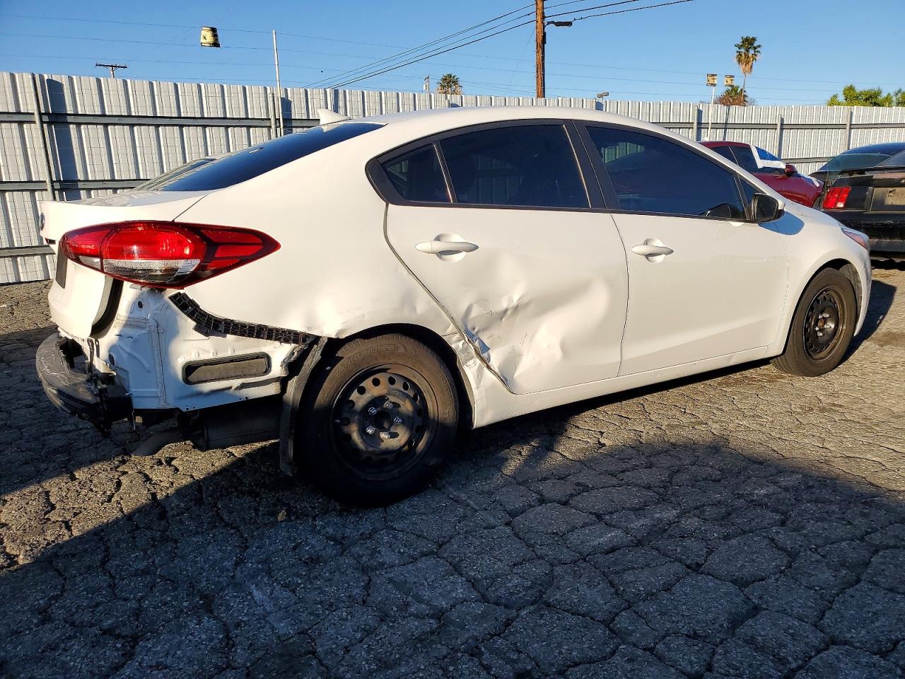 2017 KIA FORTE LX photo 3
