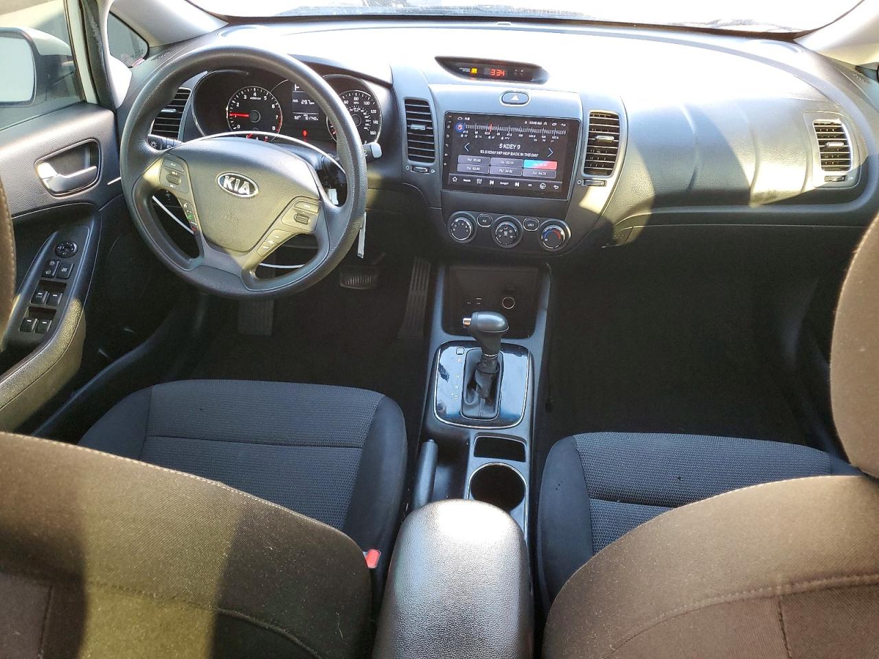 2017 KIA FORTE LX photo 8