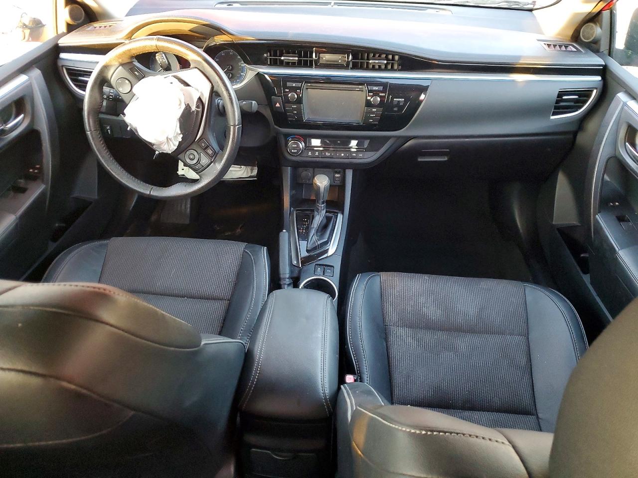 2014 TOYOTA COROLLA L photo 8