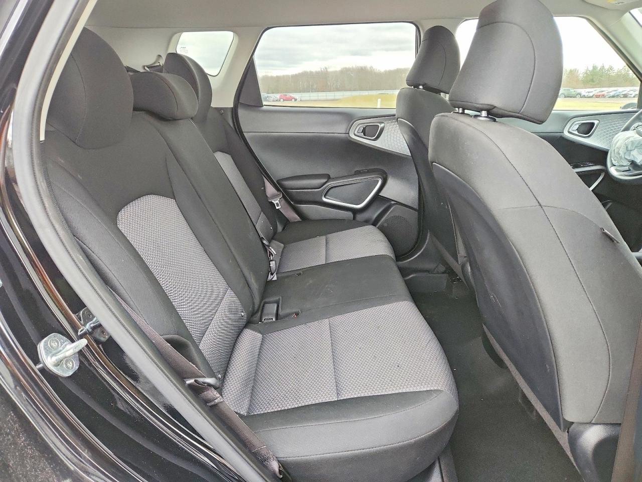 2022 KIA SOUL LX photo 10