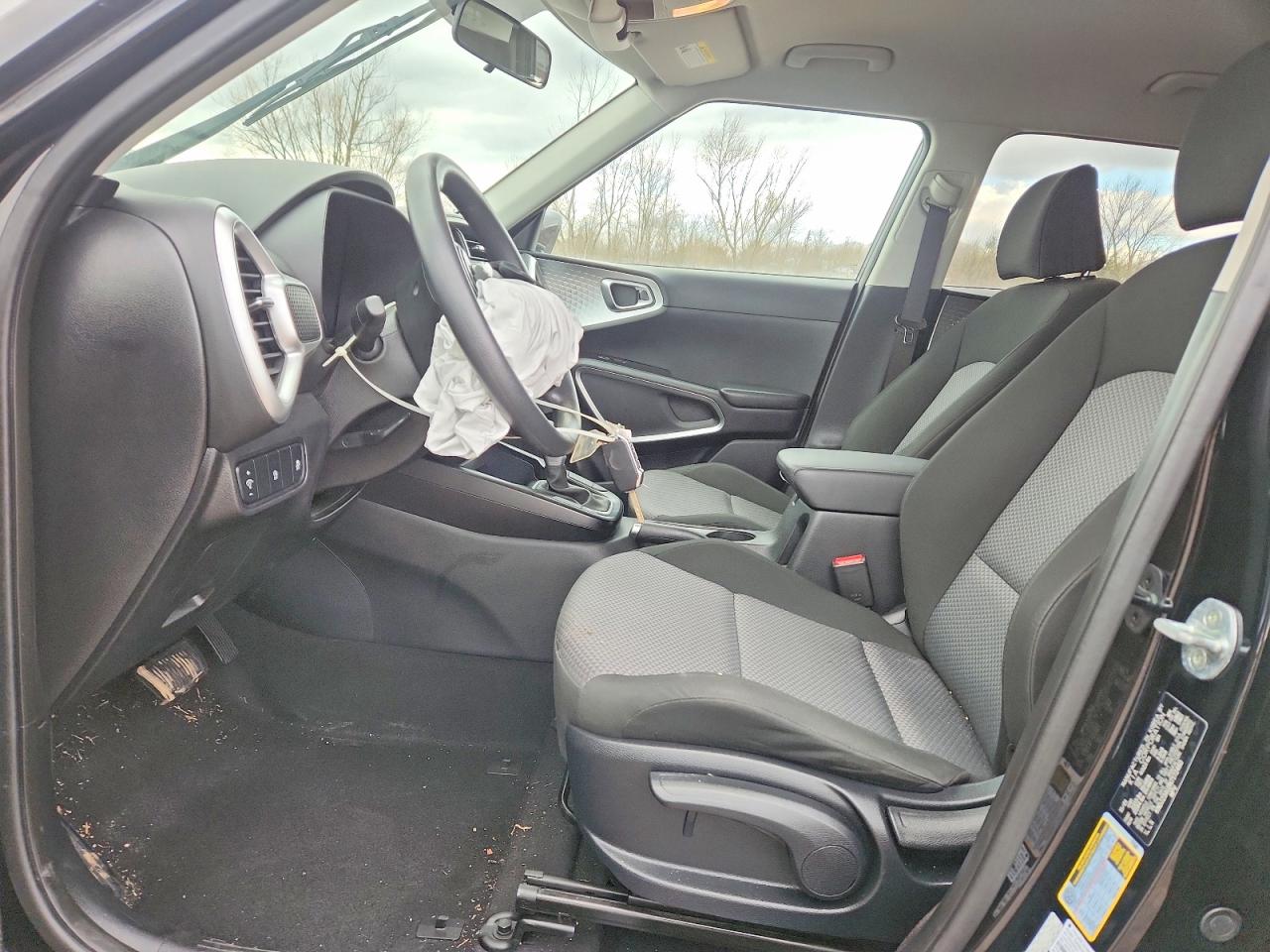 2022 KIA SOUL LX photo 7