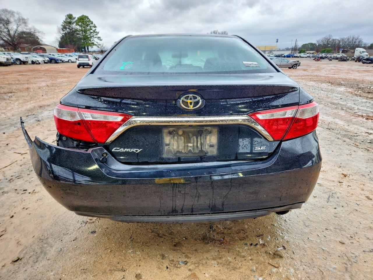 2016 TOYOTA CAMRY SE photo 6