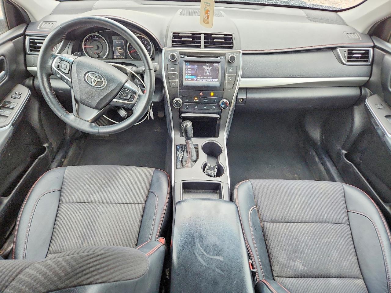 2016 TOYOTA CAMRY SE photo 8