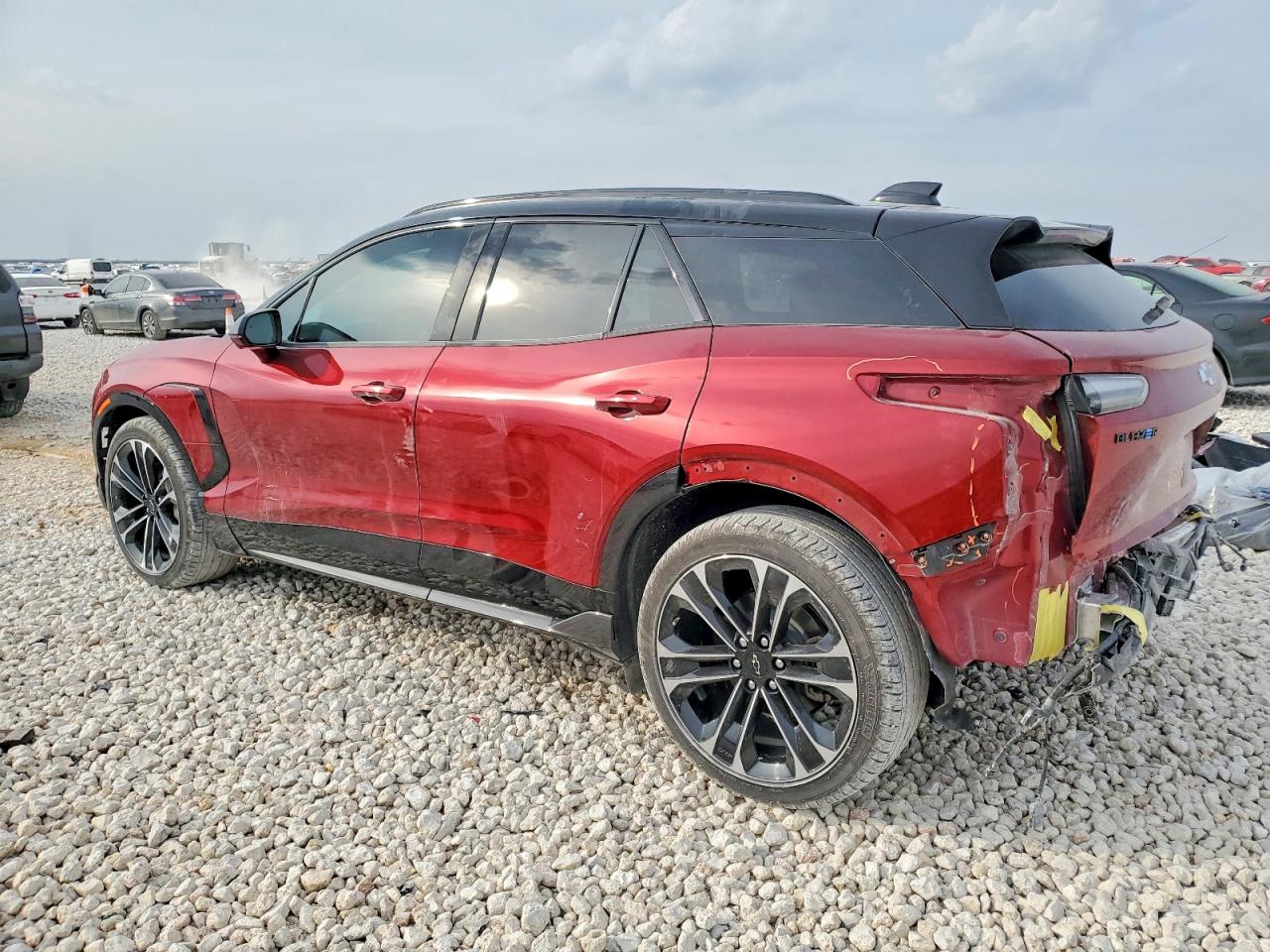 2025 CHEVROLET BLAZER SS photo 2