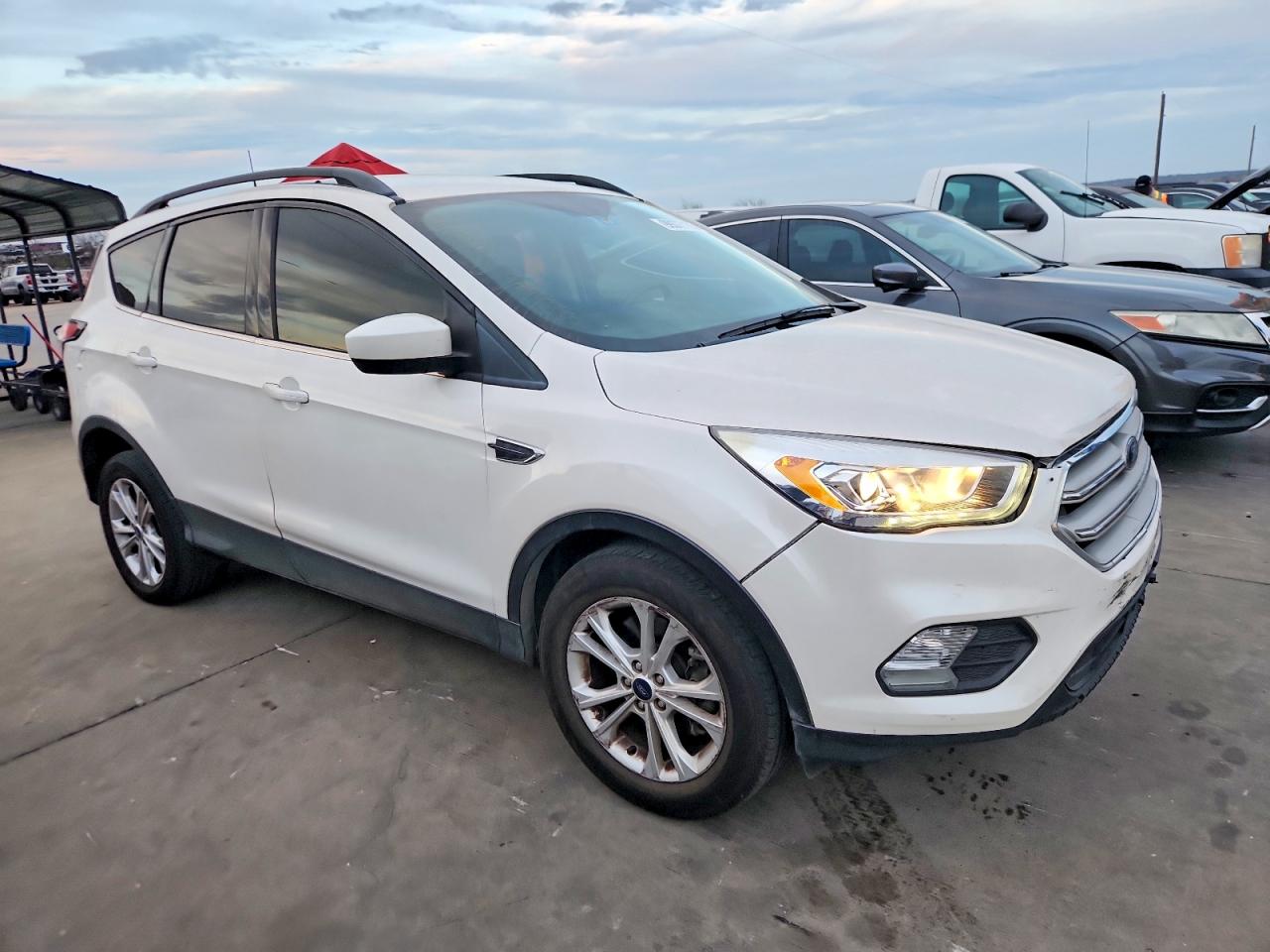 2018 FORD ESCAPE SEL photo 4