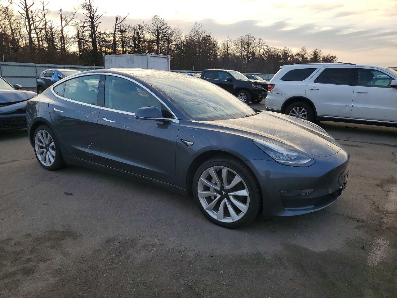2018 TESLA MODEL 3 photo 4