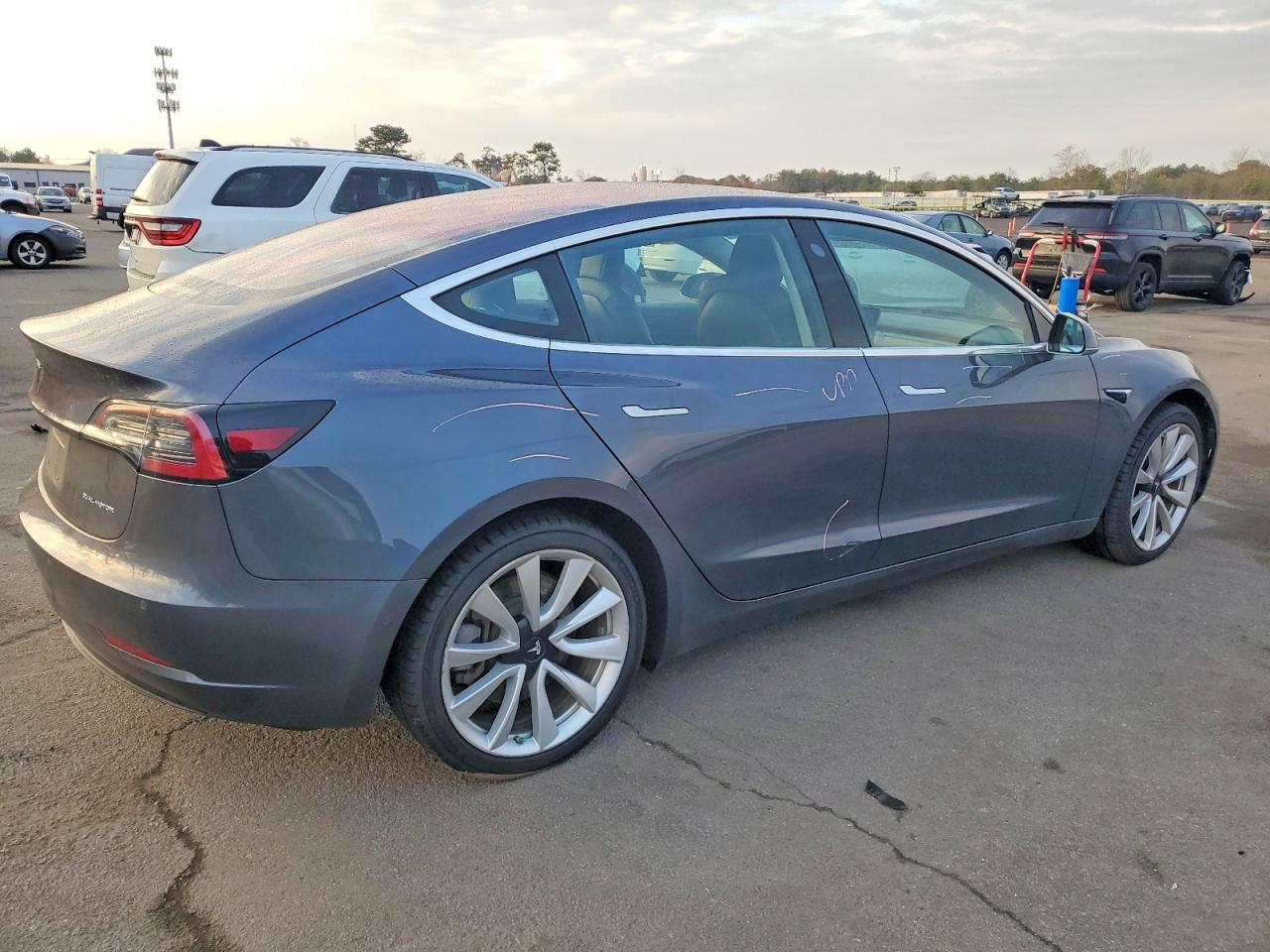 2018 TESLA MODEL 3 photo 3