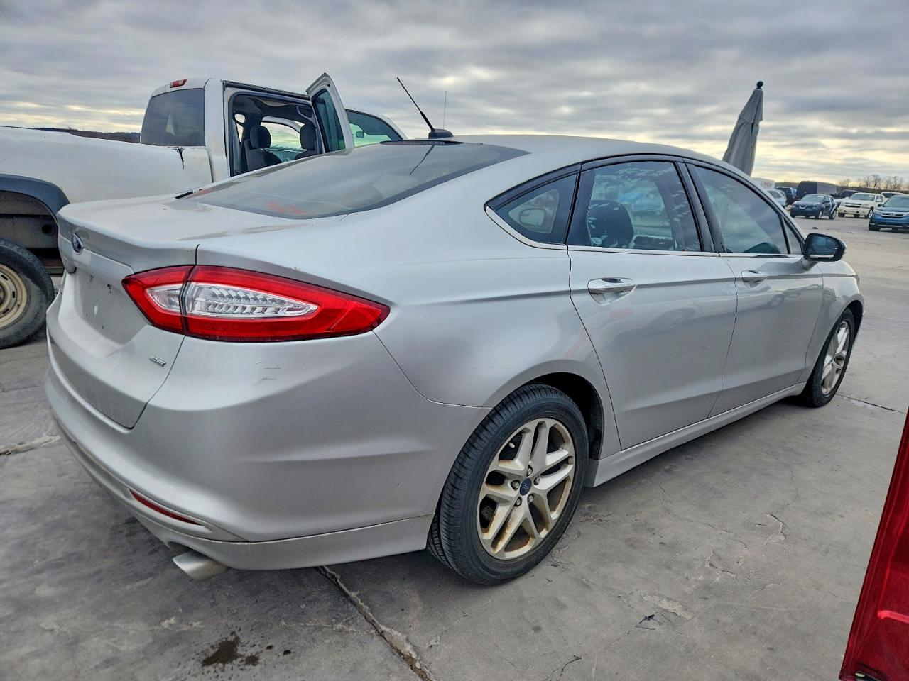 2014 FORD FUSION SE photo 3