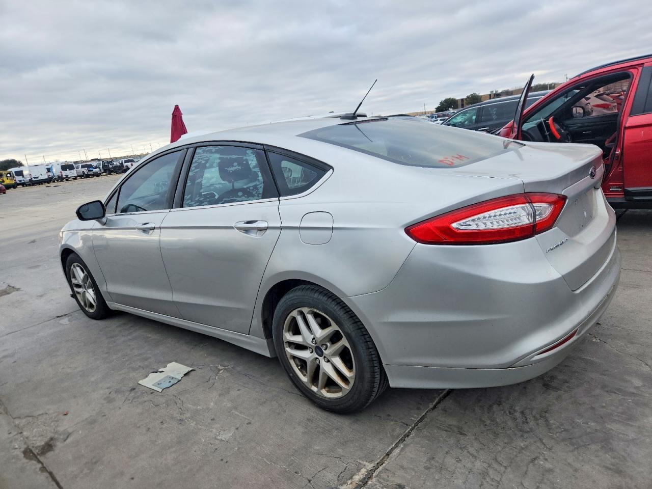 2014 FORD FUSION SE photo 2