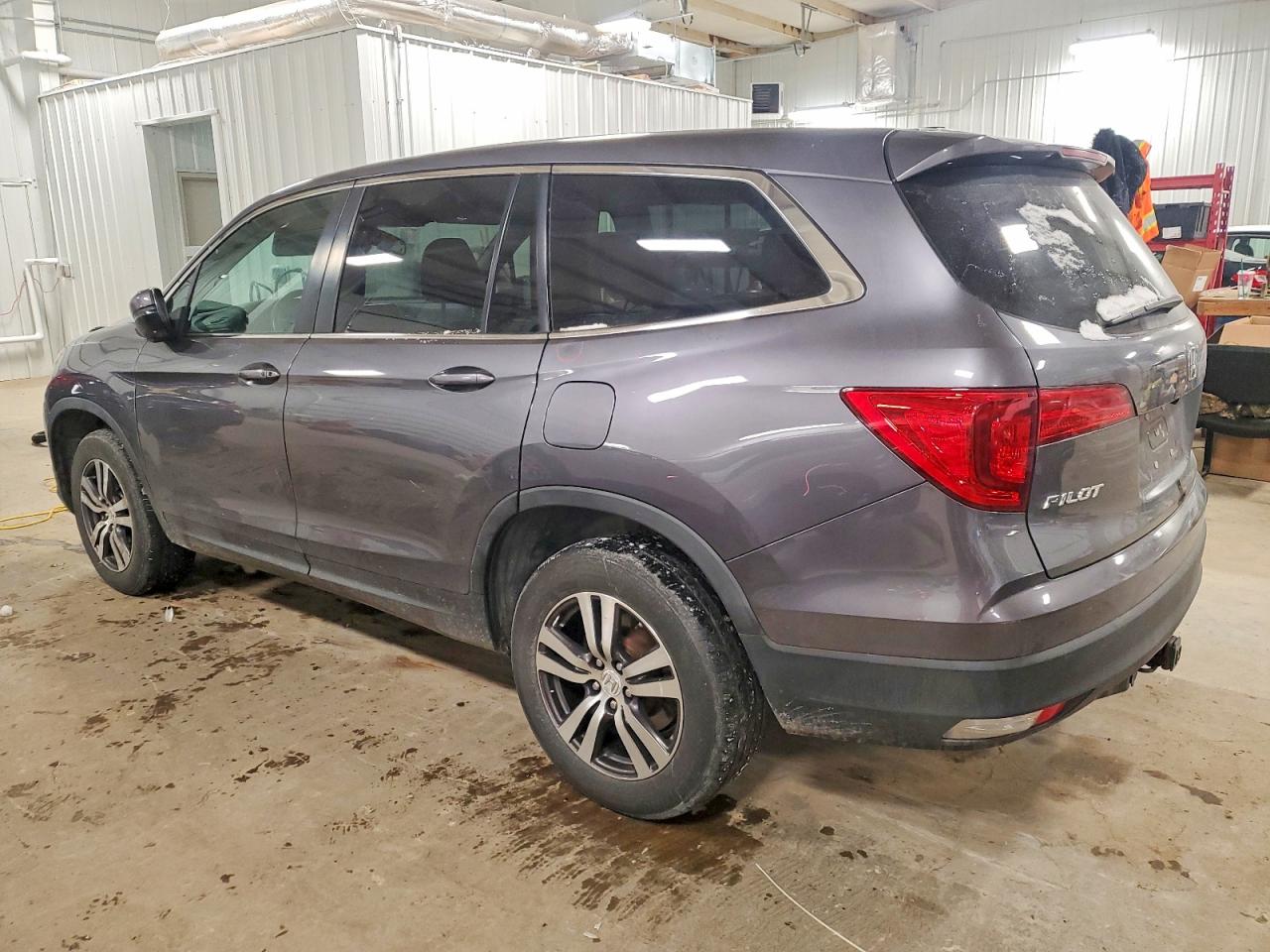 2016 HONDA PILOT EXLN photo 2
