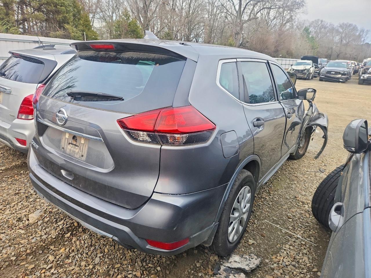 2019 NISSAN ROGUE S photo 3