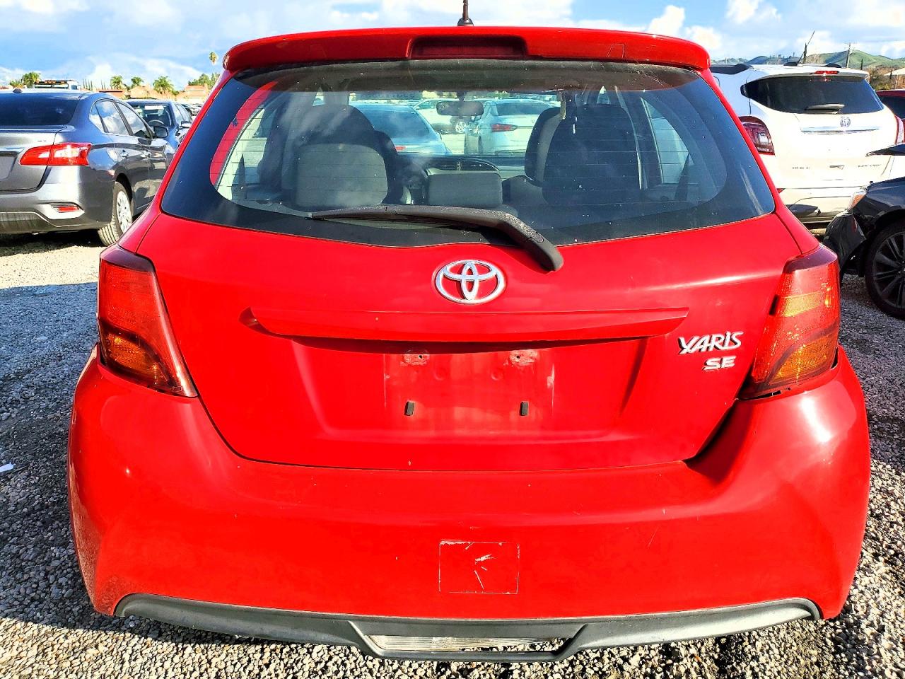 2015 TOYOTA YARIS photo 6