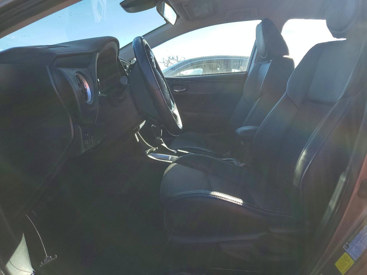 2017 TOYOTA COROLLA L photo 7