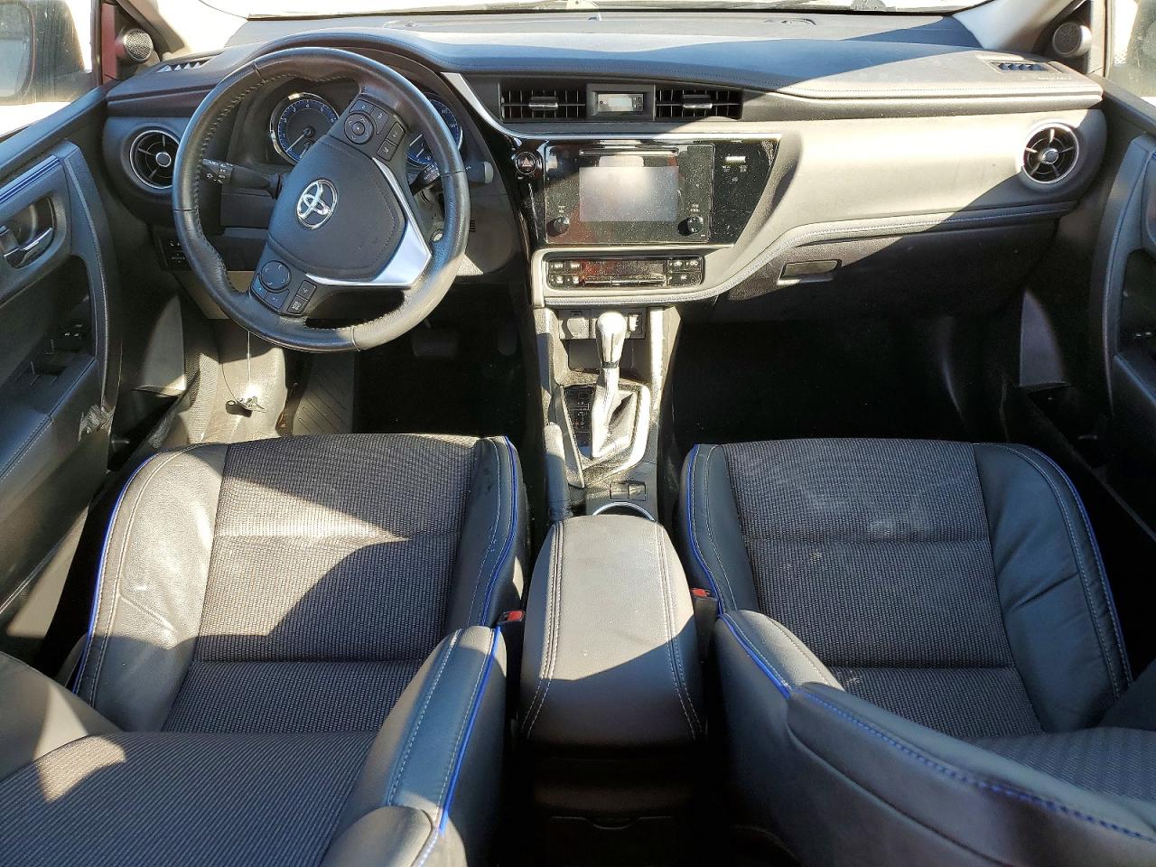 2017 TOYOTA COROLLA L photo 8