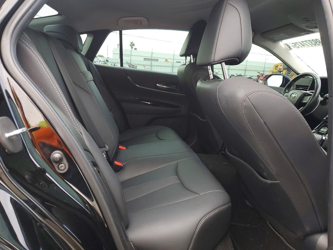 2021 TOYOTA MIRAI XLE photo 10