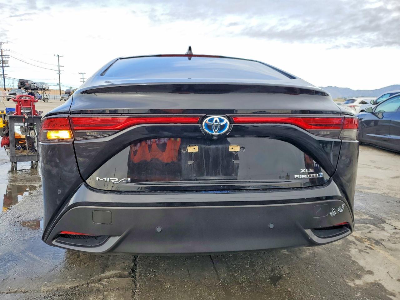 2021 TOYOTA MIRAI XLE photo 6