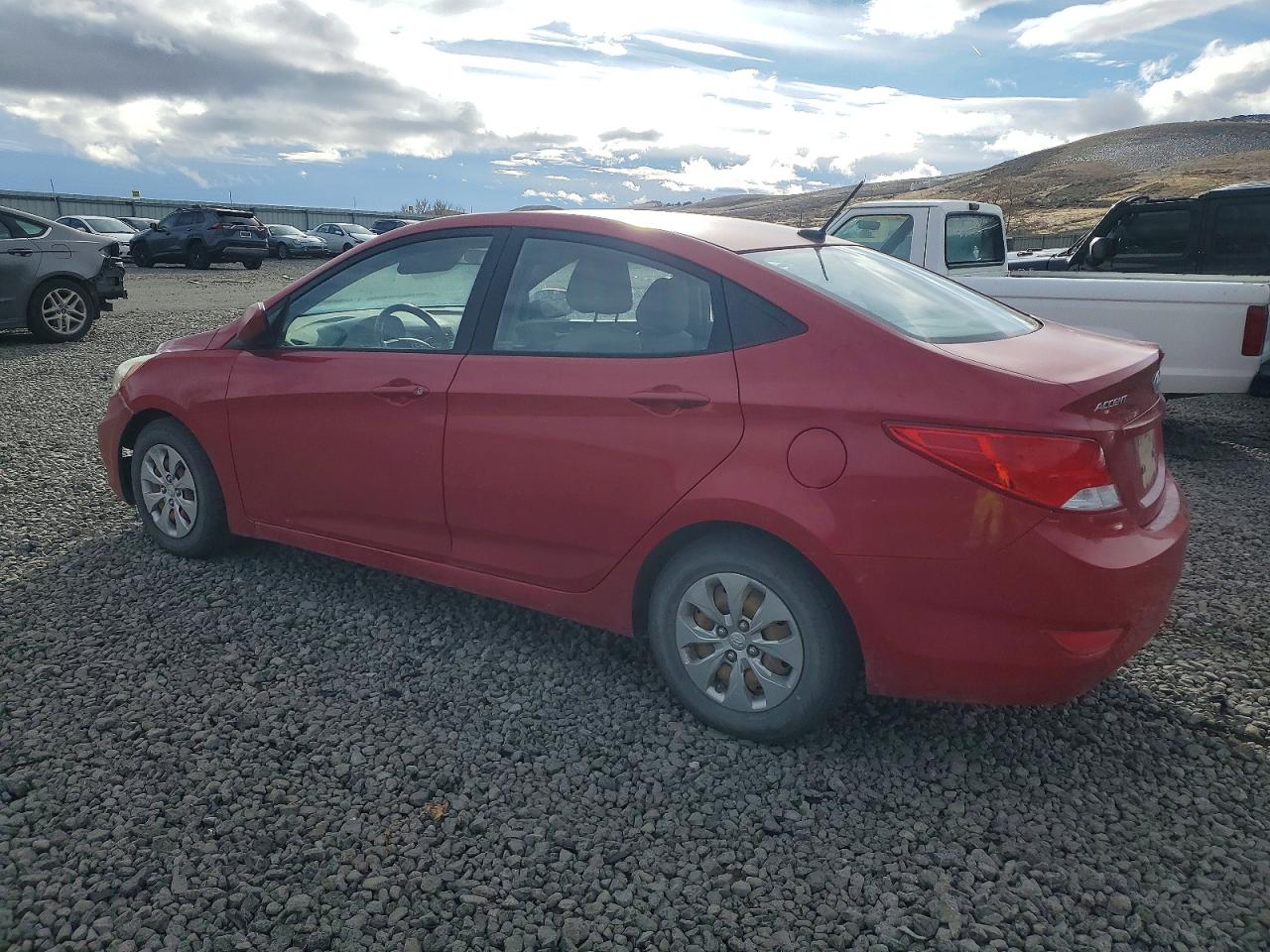 2016 HYUNDAI ACCENT SE photo 2