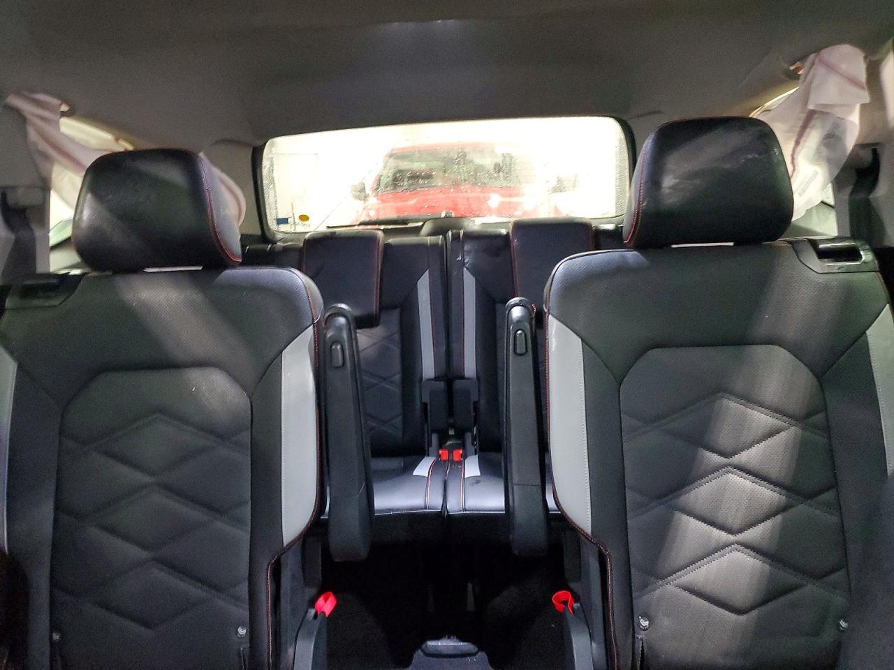 2024 VOLKSWAGEN ATLAS PEAK EDITION SEL photo 10